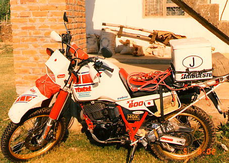 �o�C�N�ŗ������Ă���l